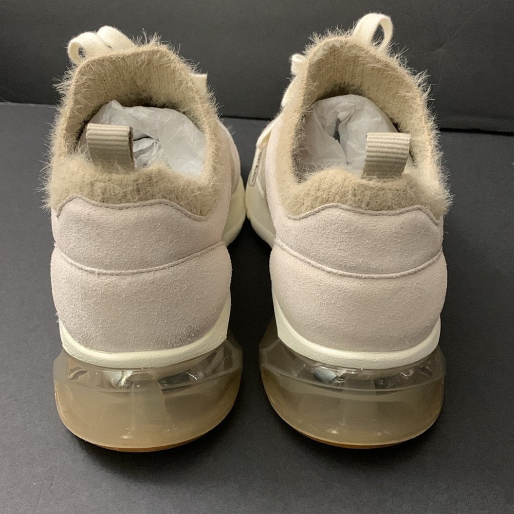 Tory Burch GOOD LUCK MOHAIR TRAINER
MOHAIR / KNIT CALCARE Sneakers in box $298 - Picture 8 of 17